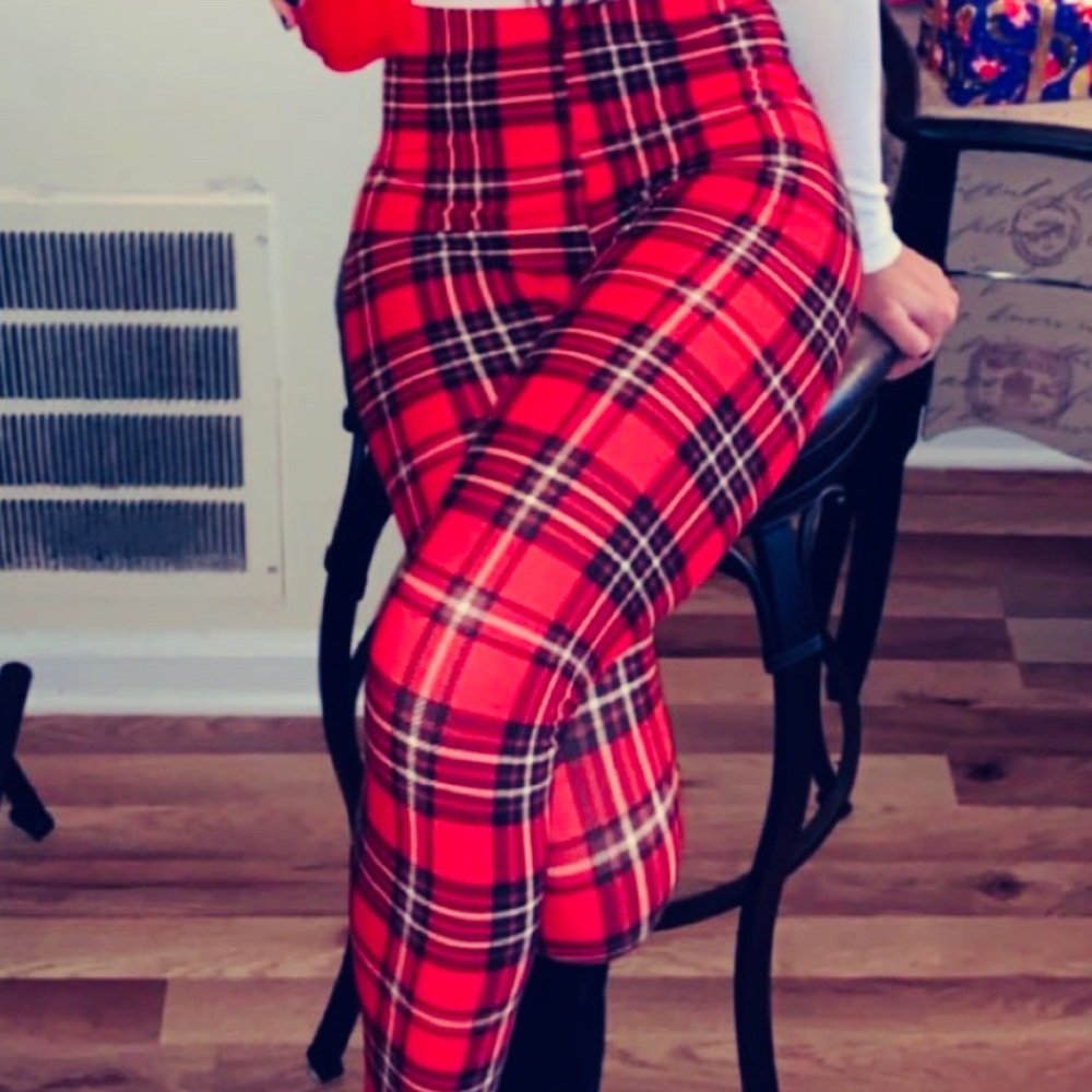 Red plaid pattern leggings
